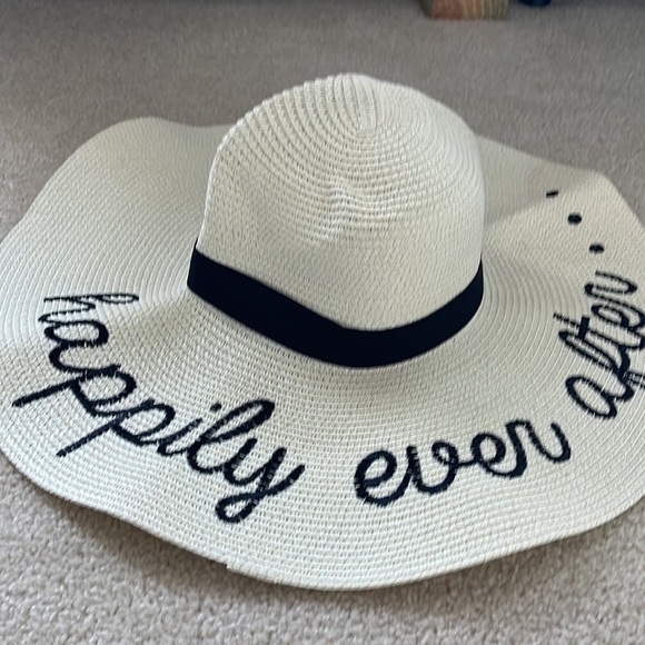 Sun hat - Picture 2 of 3